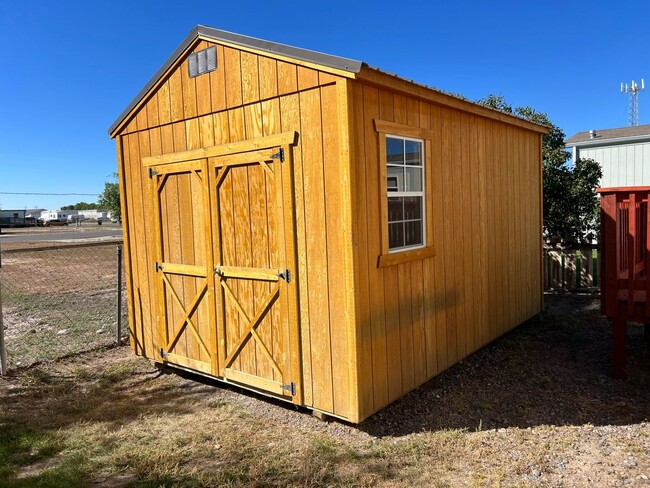 Building Photo - 3 Bedroom 2 Bath Modular Home with Many Am...