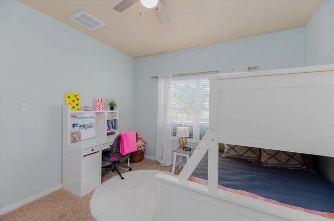 Building Photo - 652 Donegal Ln