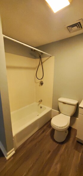 Building Photo - 84 Danforth St