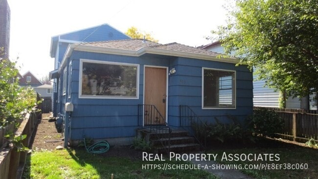 Primary Photo - 819 NE 80th St
