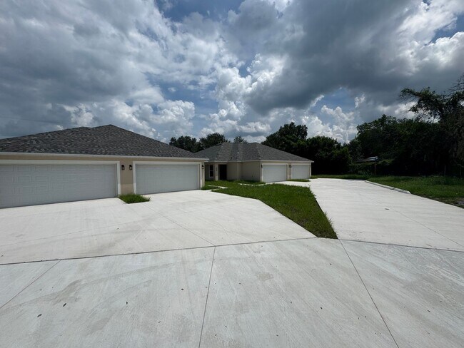 Primary Photo - Brand New Duplexx Home for Rent