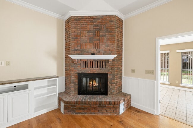 Building Photo - 1300 Windward Cir