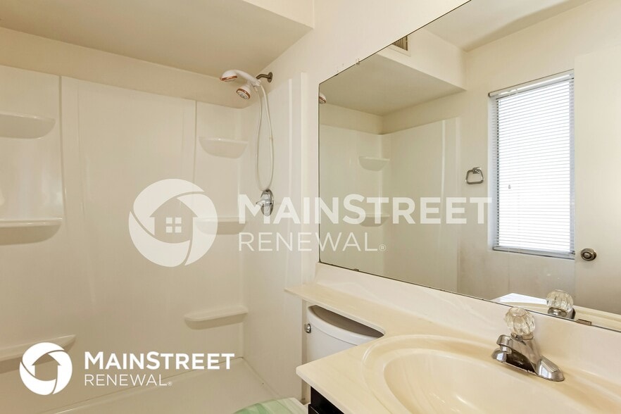 Building Photo - 4205 N 109th Dr