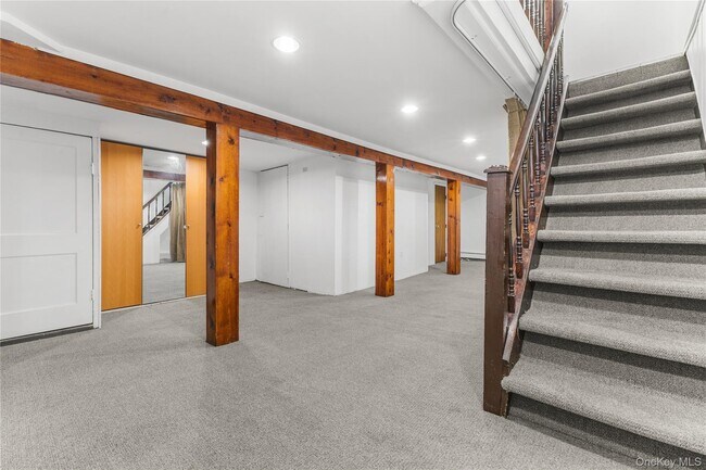 Building Photo - 161-26 84th Rd