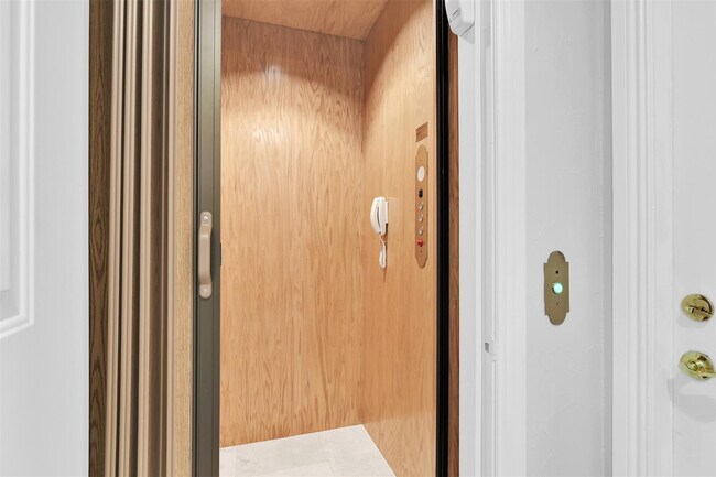 Building Photo - 7535 Old Thyme Ct