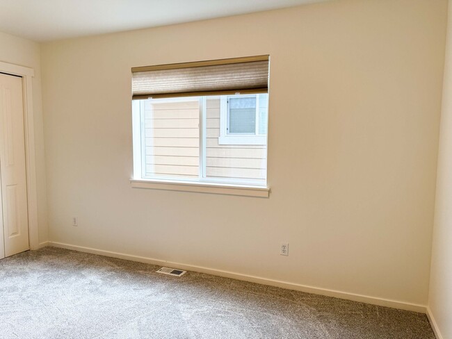 Building Photo - 4Bd/2.75Ba Issaquah House
