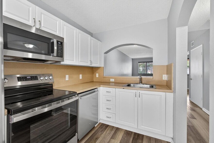 Building Photo - 3770 N Jog Rd