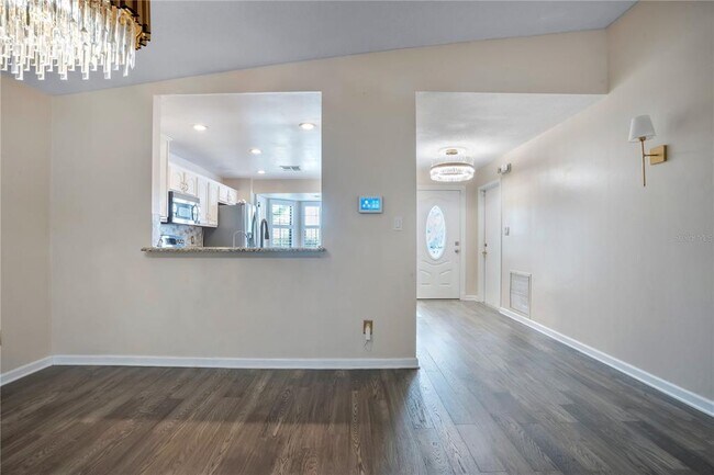 Building Photo - 4805 Kingston Cir