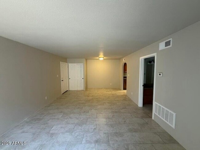 Building Photo - 8500 E Indian School Rd