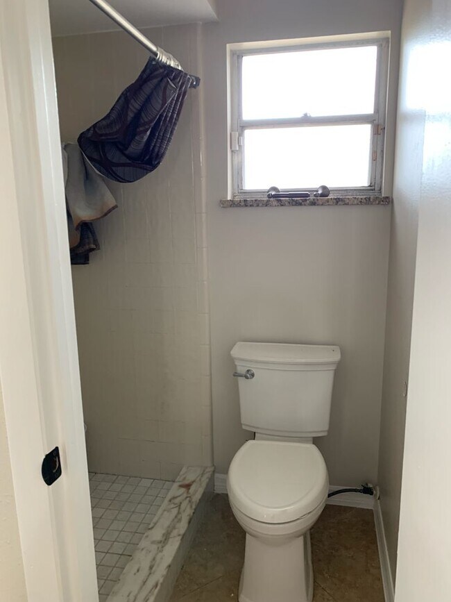 Building Photo - Nice 3/2 in St. Cloud on Oversized Lot w/ Lots of Upgrades