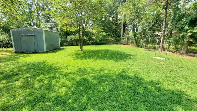 Building Photo - 504 S Cedar Pl