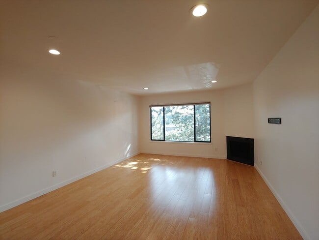 Building Photo - 1740 NE 86th St
