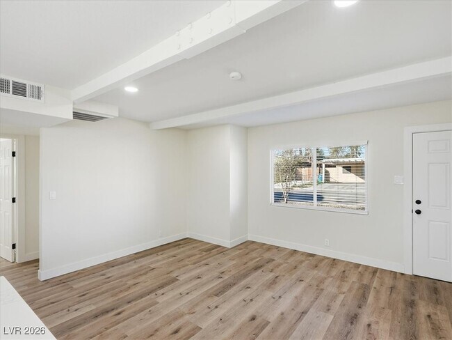 Building Photo - 604 Stanford St