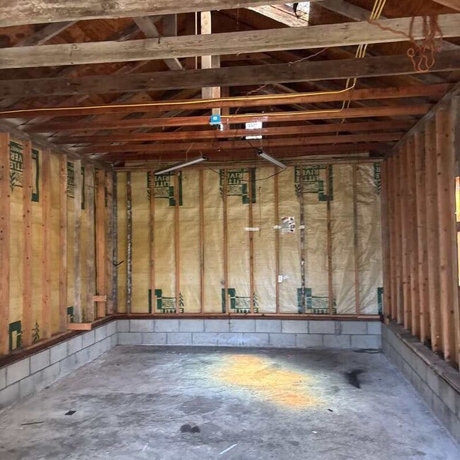 Building Photo - 274 Shakemill Rd