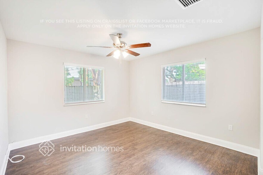 Building Photo - 7421 Normandy St