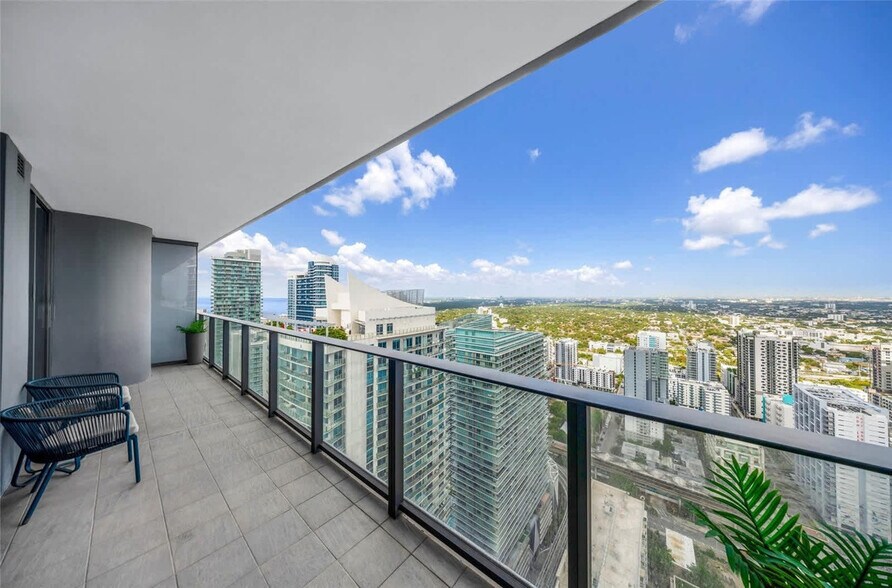 Building Photo - 1000 Brickell Plaza