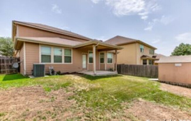 Building Photo - Beautiful 4 bed 2.5 bath located in Cibolo...