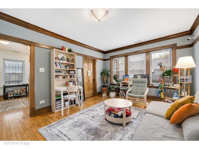 Building Photo - 1462 W Warner Ave