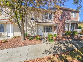 Building Photo - 640 Wyndale Rd