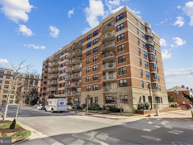 Building Photo - 1200 Braddock Pl