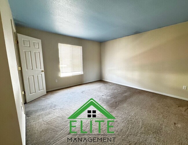 Building Photo - Home Located in the Highly Sought-after No...