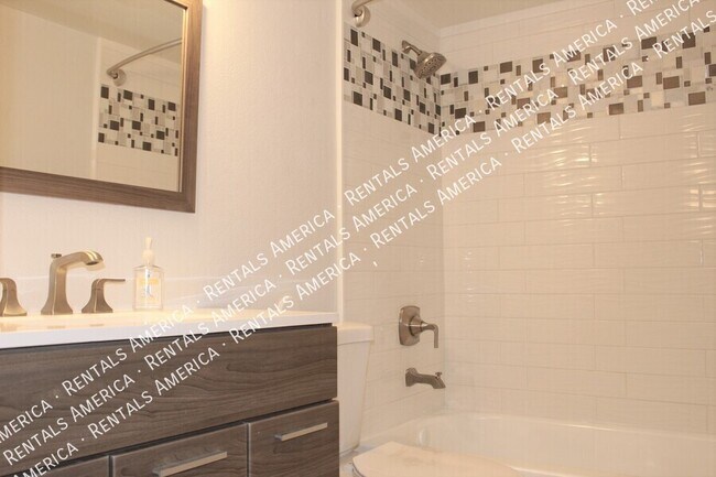 Building Photo - 3131 W Cochise Dr