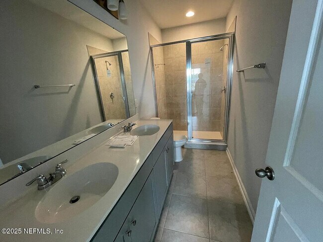 Building Photo - 355 Brandon Lks Dr
