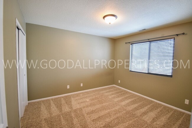 Building Photo - 4 Bedroom 3 Bath Home 3 Car Garage with large fenced in yard in Waukee