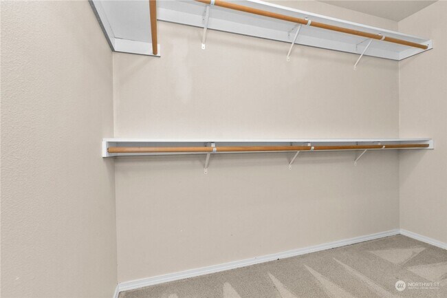 Building Photo - Listed For Rent