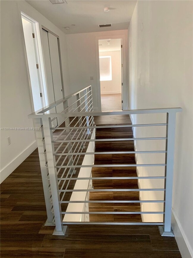 Building Photo - 2852 SW 32nd Ct