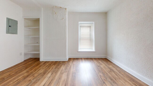 Building Photo - 363 E Chelten Ave