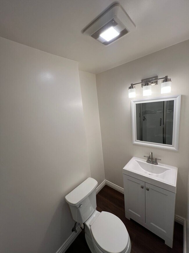 Building Photo - G4 | (M&amp;R) 412-414 &amp; 416 E Street