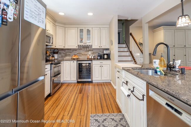 Building Photo - 38 Claridge Dr