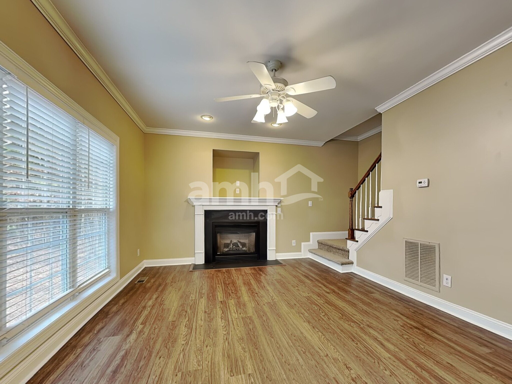 Building Photo - 347 Mockingbird Ln