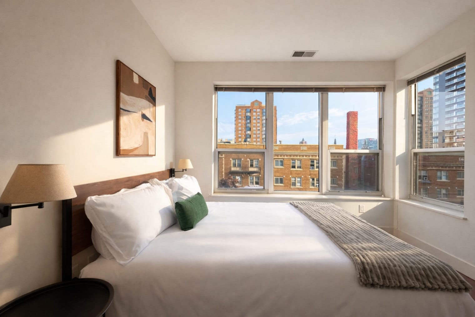 Building Photo - 1040 N Cass St