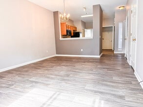 Building Photo - 518 Scrub Jay Dr