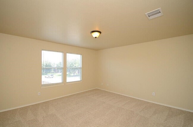 Building Photo - 5002 Hearth Hollow Ln