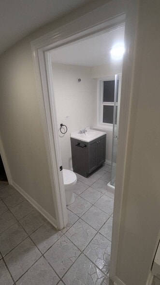 Building Photo - 3332 W 38th St