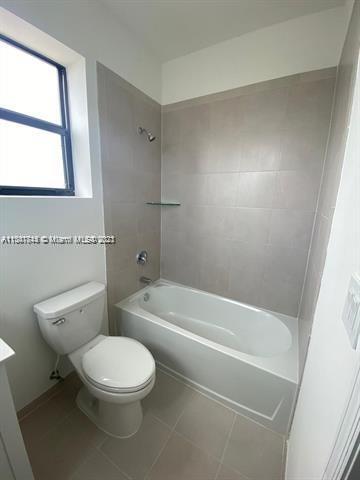 Building Photo - 575 NE 208th Terrace