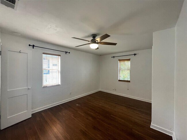 Building Photo - 4221 Burlington Ave N