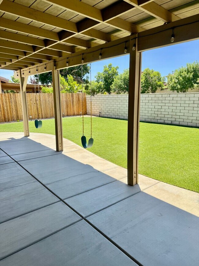 Building Photo - UPGRADED VICTORVILLE HOME
