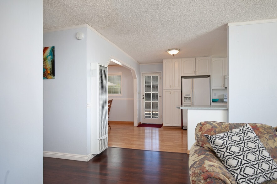Building Photo - 6714 Cowles Mountain Blvd