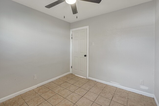 Building Photo - 4718 Carmen St