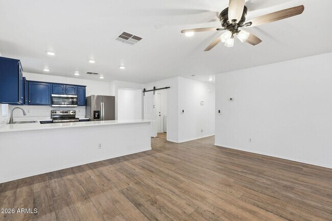 Building Photo - 45542 W Guilder Ave