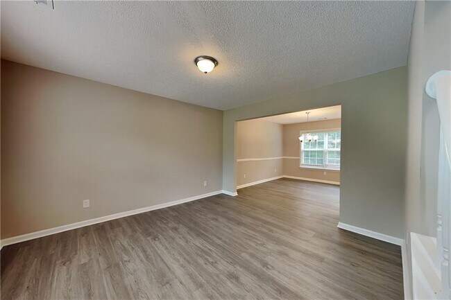 Building Photo - 1128 Grandview Cir