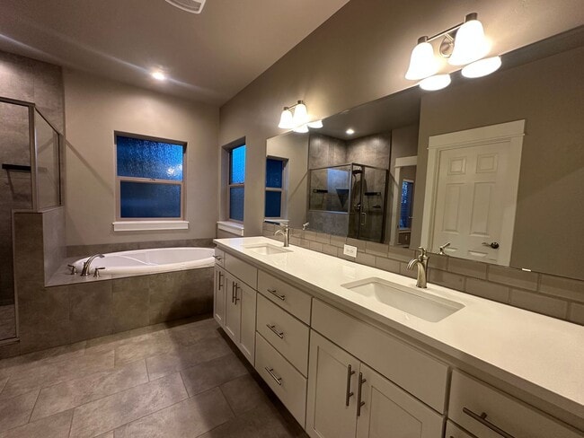 Building Photo - Beautiful home in Mirada!  A must see!