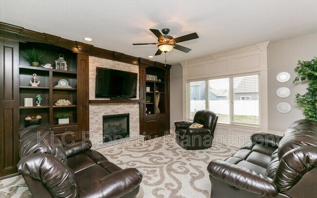 Building Photo - 760 NE Traverse Dr
