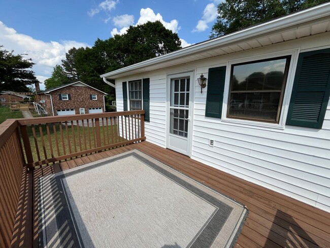 Building Photo - Incredible Location in N Davidson Co with ...