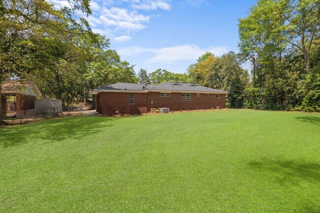 Building Photo - 409 Granade St