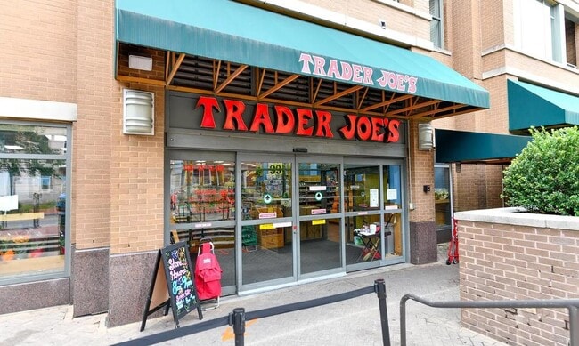 Building Photo - The Metropolitan